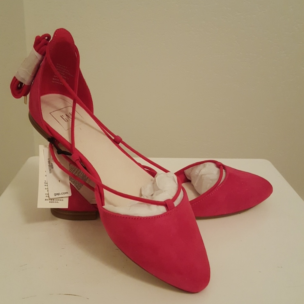 NWT Gap Suede Flats